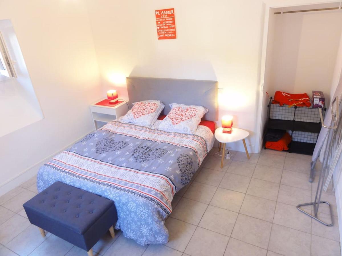Au Petit Marcadal **Sanctuaires, Hopital, Gare** Lourdes Exterior photo
