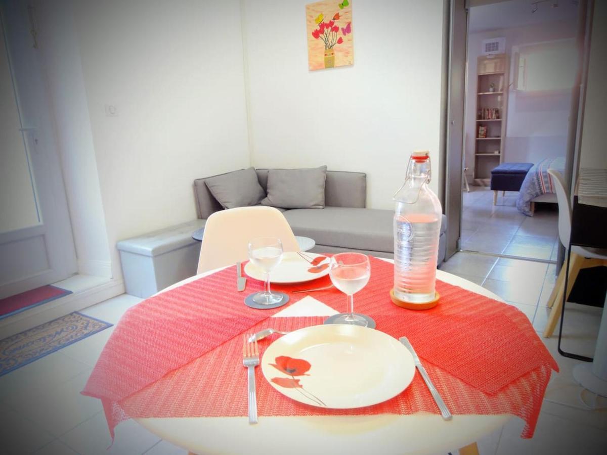 Au Petit Marcadal **Sanctuaires, Hopital, Gare** Lourdes Exterior photo