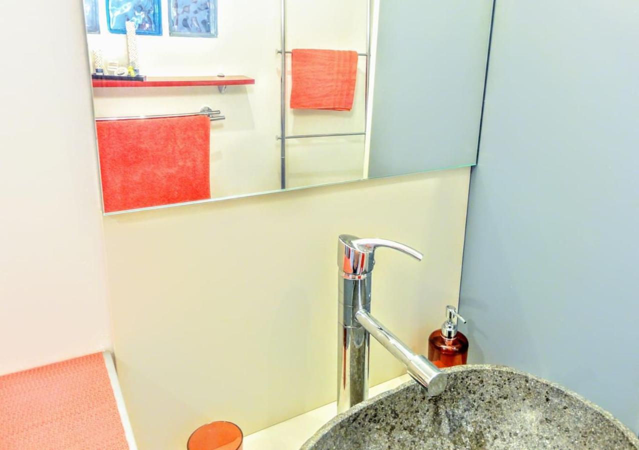 Au Petit Marcadal **Sanctuaires, Hopital, Gare** Lourdes Exterior photo